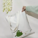 توت بگ نقاشی جوجه و کرم